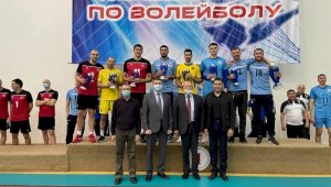 Бакытжан Сагинтаев поздравил победителей чемпионата Казахстана по волейболу