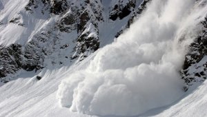 Спасатели предупредили алматинцев о возможном сходе лавин