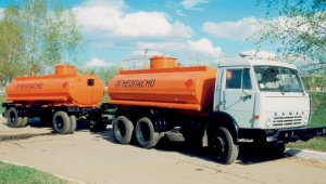 В Казахстане вводят запрет на экспорт нефтепродуктов автотранспортом