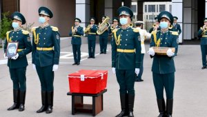Останки казахстанского воина доставили в РК из Молдовы