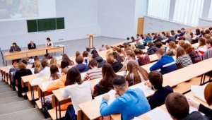 Алматинский университет временно лишили лицензии
