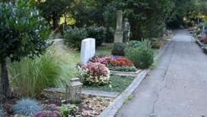 С 11 мая будут открыты алматинские кладбища