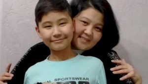 14-летний казахстанец победил в престижном маникюрном конкурсе в Париже