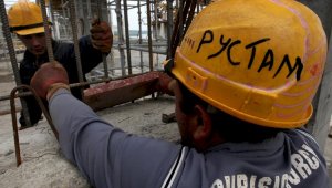 Работодателей, использующих труд гастарбайтеров, наказали в Алматы