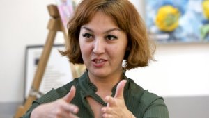 Казахстанская художница Жанара Сабденова привезла свои работы из Стамбула на родину