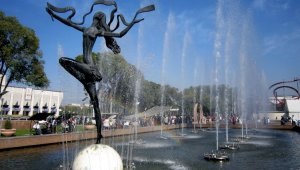 Двоих детей ударило током в фонтане перед Алматинским цирком