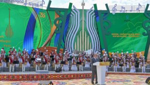 Глава государства посетил концерт, посвященный Национальному дню домбры