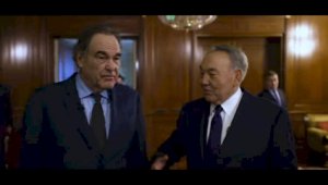 Оливер Стоун приедет в Казахстан на премьеру своего фильма о Назарбаеве