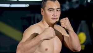 Казахстанский супертяж нокаутировал американский Танк в бою за титул чемпиона WBA