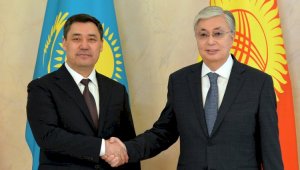 Токаев поздравил Жапарова с 30-летием независимости Кыргызстана
