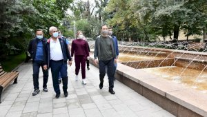 В Алматы восстановлен легендарный фонтан «Неделька»