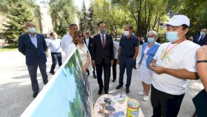 В Алматы возле музея искусств имени Абылхана Кастеева обновили сквер и фонтан