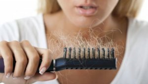 Как остановить выпадение волос после COVID-19