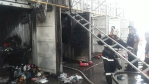 Пожар разгорелся на рынке в Алматы