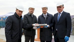 В Алматы открыли Центр томотерапии и заложили капсулы в честь строительства двух заводов