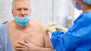 Жириновский шесть раз вакцинировался от коронавируса