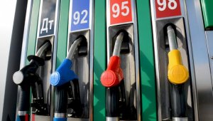 В Минэнерго просят казахстанцев сообщать об отказе в продаже бензина на АЗС