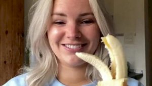 Видеоролик с разрезанием банана без ножа набрал тысячи просмотров и лайков