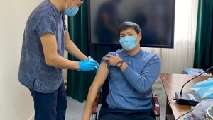 Алматинцы младше 18 смогут получать паспорта вакцинации