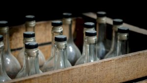 Подпольный цех по производству алкоголя выявили в Алматинской области
