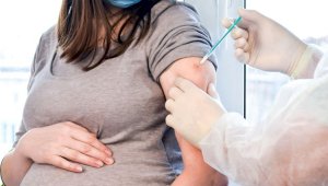 В Казахстане вакцину Pfizer от коронавируса получили 99 186 человек