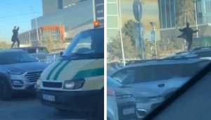 Полиция Алматы наказала одного из участников видео с человеком на крыше авто