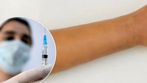 На вакцинацию от коронавируса мужчина пришел с фальшивой рукой