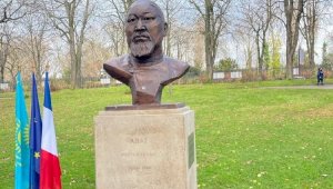 Памятник Абаю установили в Париже