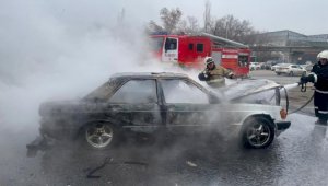Автомобиль загорелся в Алматы