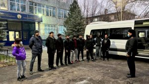 Из Алматы на родину отправили 89 иностранцев из ближнего зарубежья