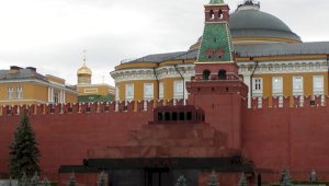 В Госдуме призвали убрать захоронения с Красной площади