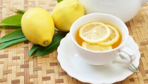 Почему чай с лимоном бесполезен при простуде