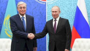 Касым-Жомарт Токаев и Владимир Путин проводят переговоры на высшем уровне