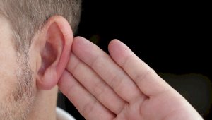 Отоларинголог: омикрон может грозить человечеству глухотой