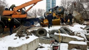 В Алматы в результате несчастного случая погиб водитель погрузчика