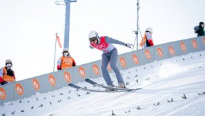 Казахстанец выступил в первом виде лыжного двоеборья в Пекине
