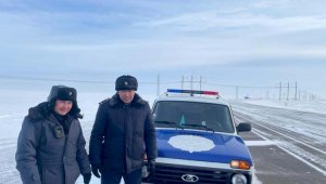Алматинца вызволили из снежного плена акмолинские полицейские