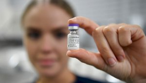 Увеличивает детскую смертность на 5100% – новая страшилка о вакцине Pfizer