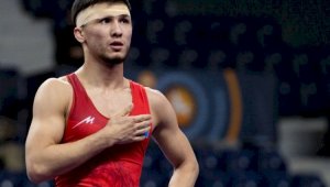 Казахстанский борец Ернар Фидахметов завоевал золотую медаль международного турнира