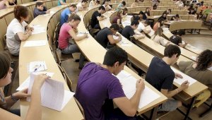 В Казахстане сокращается численность студентов вузов