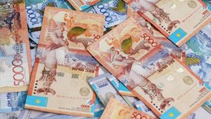 В Казахстане запретили вывоз иностранной валюты более чем на $10 тысяч и золота