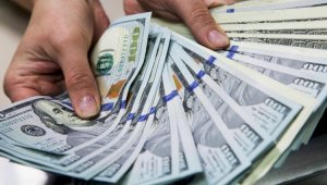 Более 292,5 млрд тенге потратили казахстанцы на покупку долларов в феврале