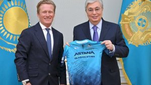 Александр Винокуров рассказал Президенту о последних достижениях Astana Qazaqstan Team