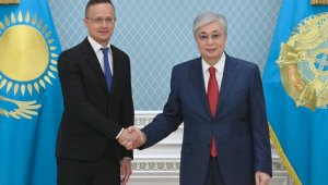 Президент Казахстана принял главу МИД Венгрии