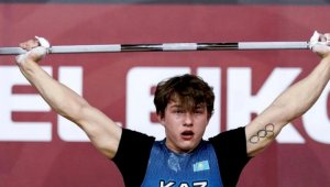 Казахстанец завоевал серебро юниорского чемпионата мира по тяжелой атлетике