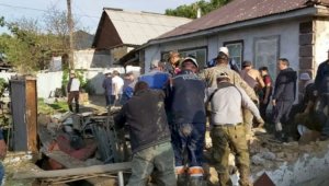 Аким Алматинской области пообещал помочь с жильем пострадавшим в Текели