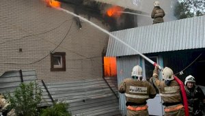 Пожар в центре Алматы потушили