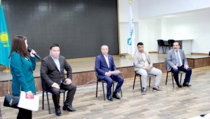 Поправки в статьи Конституции РК обсудили в коллективе станции скорой медицинской помощи Алмалинского района