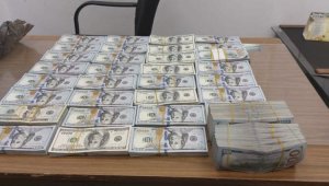 Более 670 тыс. долларов наличными пытались вывезти из Казахстана
