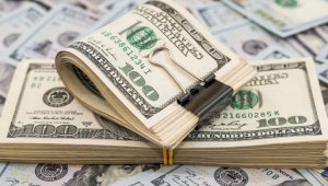 Цена доллара в обменниках Алматы превысила 450 тенге